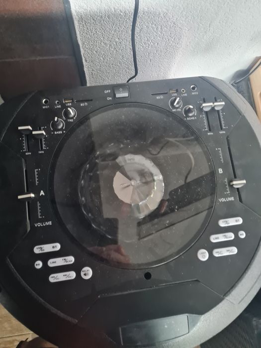 Vând boxa akai DJBY4l