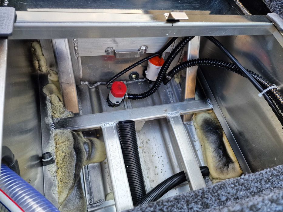 Barca aluminiu Bass PRO 420 spinning