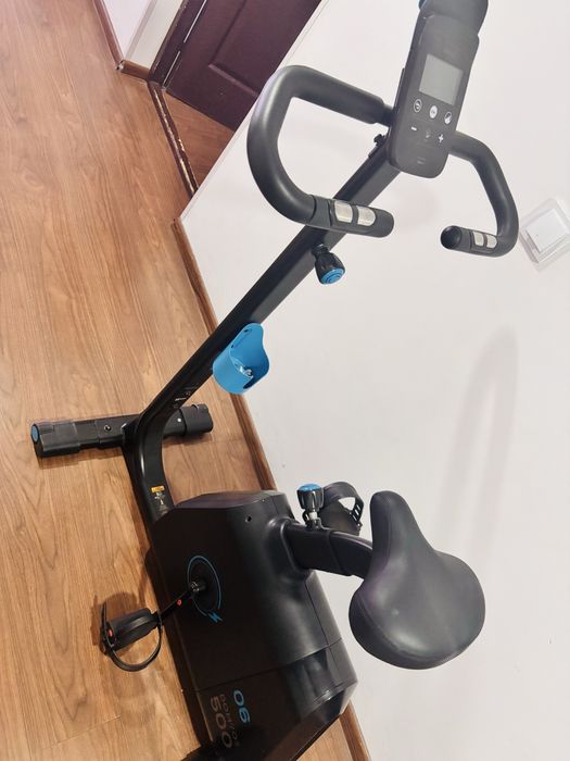 Bicicleta fitness cu programe electronice