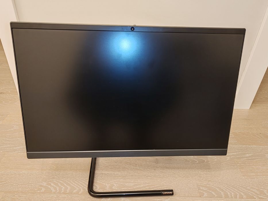 Vând sistem all in one Lenovo