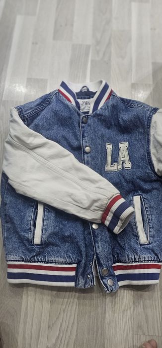 Бомбер, пальто, джинсовый бомбер на девочку