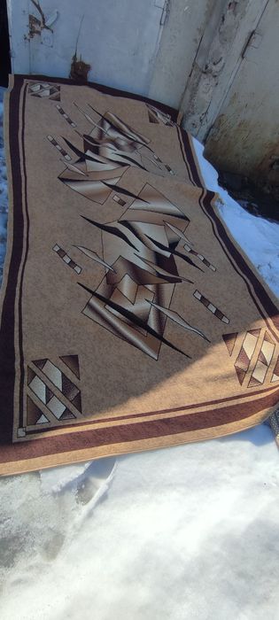 Палас в хорошем состоянии