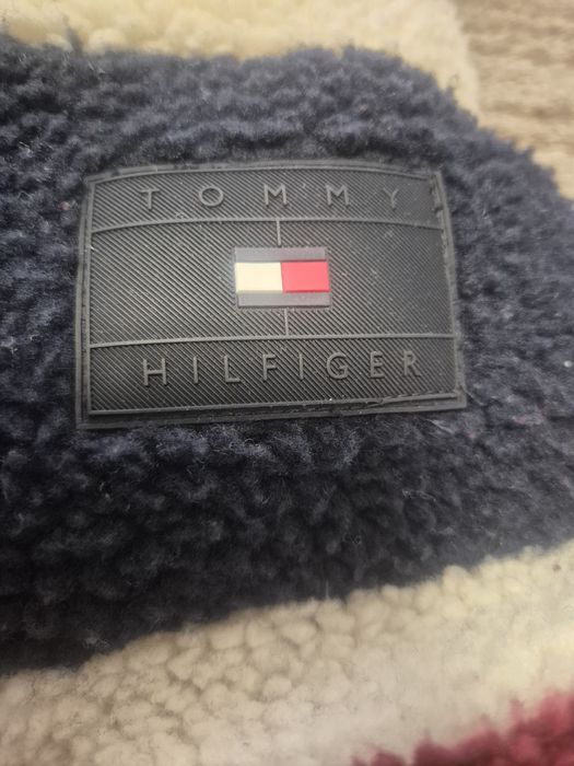 Vând geaca Tommy Hilfiger