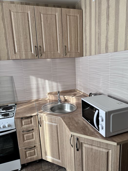 Продам кухонный гарнитур б/у