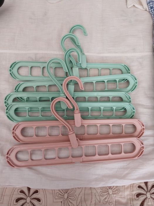 Продам  разные  вешалки