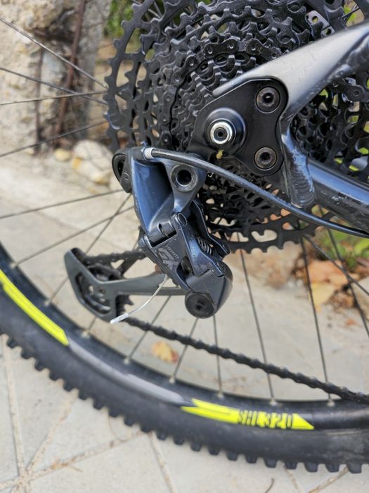 Боен Твърдак велосипед 29 цола Saracen Zenith Elite  Проходни оси  1х11 Sram GX Rockshox 35 Dropper post