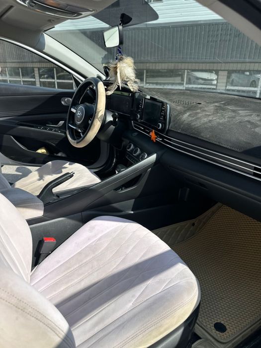 Hyundai elentra 2021