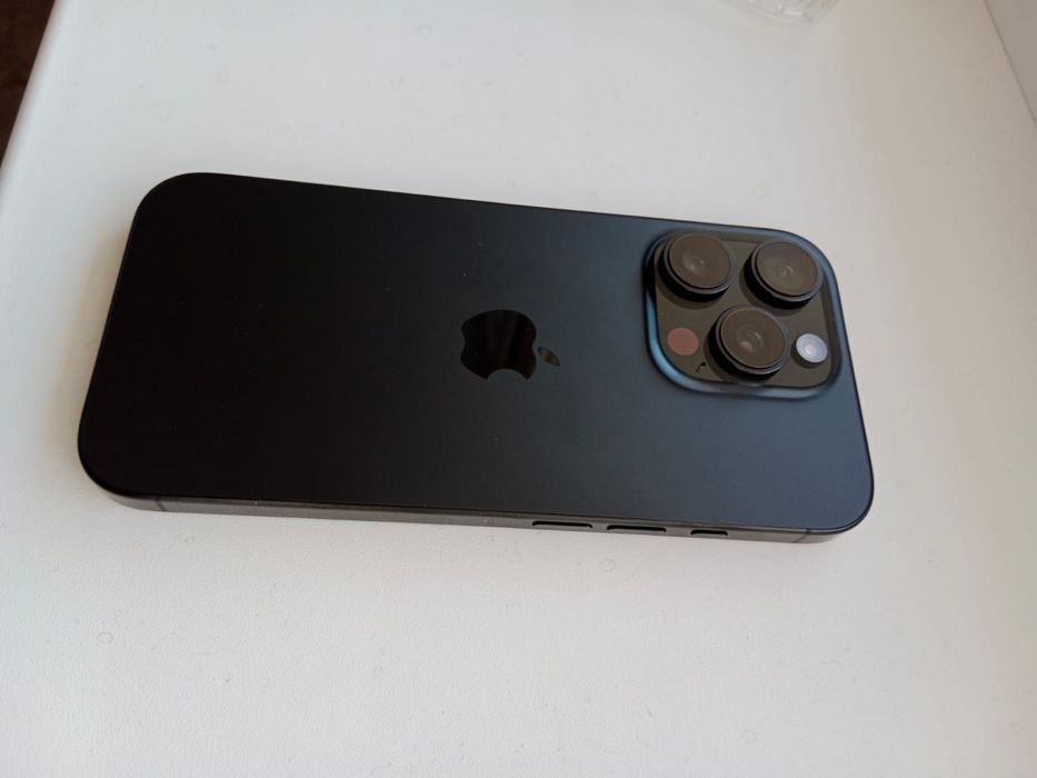 Смартфон Apple iPhone 16 Pro 128Gb E-Sim черный