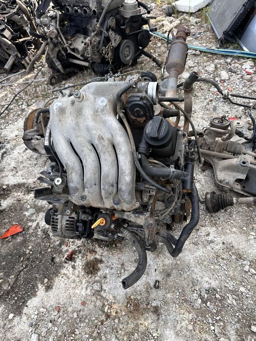 Двигател Škoda Octavia 1 2.0 бензин — оборудван, работещ