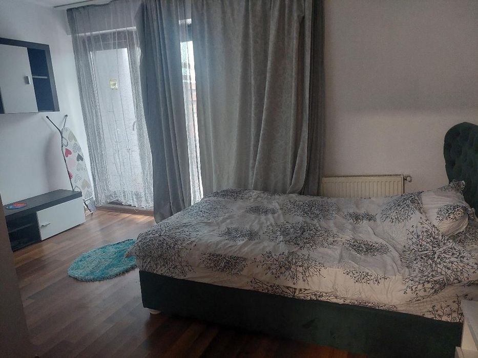Închiriez apartament