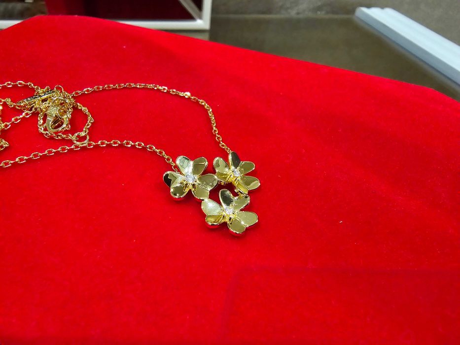 Van Cleef & Arpels VCA 3 Gold Mini Frivole Diamond Flower Дамско Колие