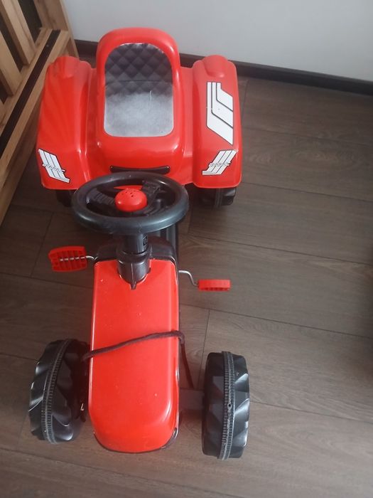 Tractoras pentru copiii