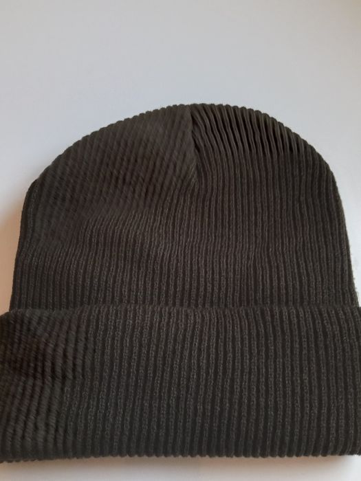 Продам женские шапки