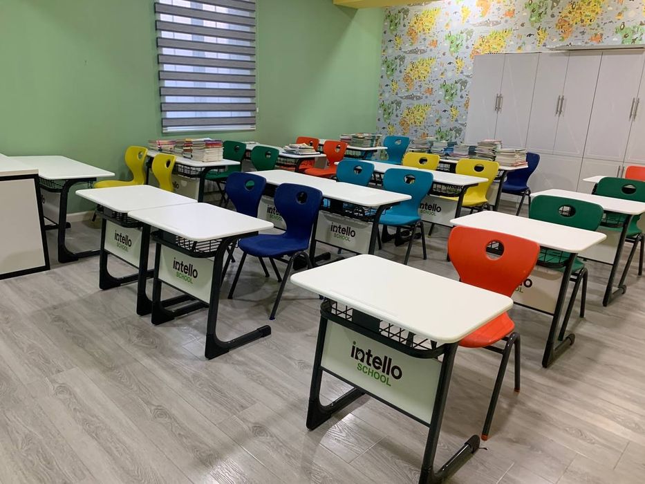 Парта , стулья, HPL панельные, верзалет и ламинат парты со стульями