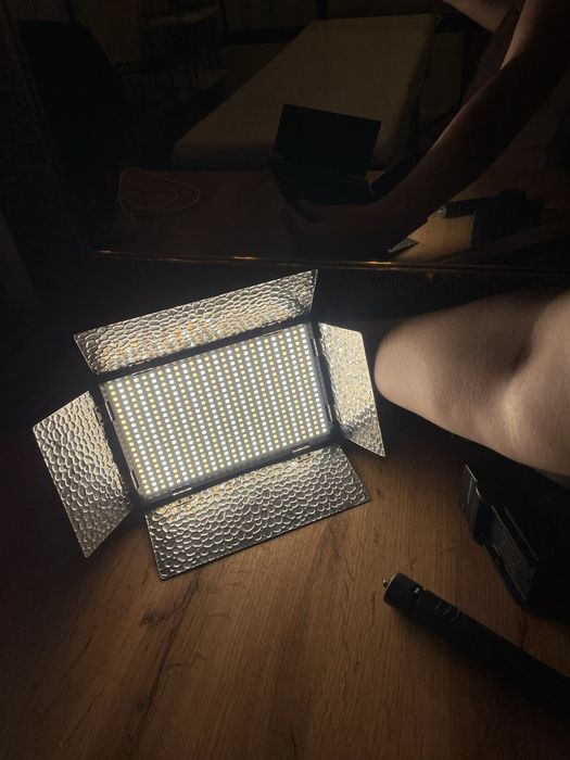 Продам видеосвет и rgb палку