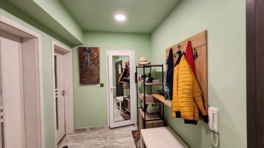 Дава се под наем Тристаен апартамент в София, Кръстова вада - 90 кв.м за 1245.42 € - Снимка #4