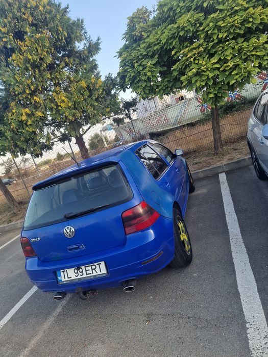Vand golf 4 1.9 Axr 101Hp/se prezinta bine mecanic/estetic 7/10/