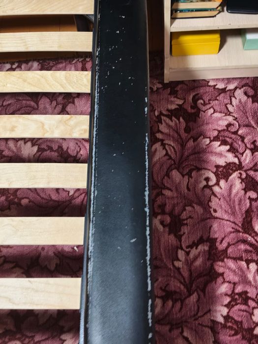 Продам кровать с матрасом