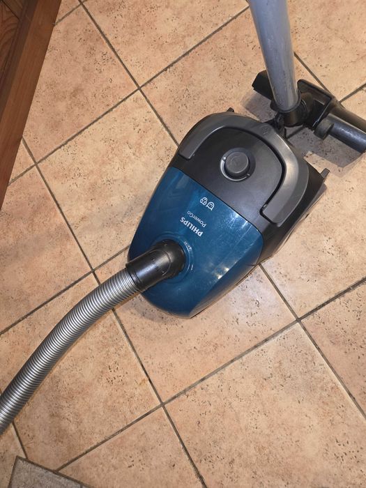 Прахосмукачка Phillips Power Pro