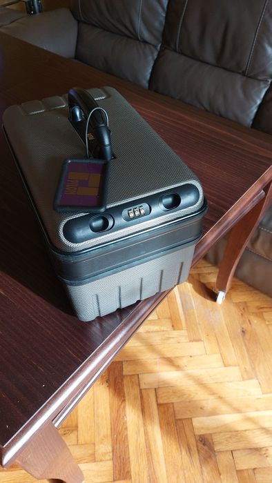 Продавам куфарче за козметика на Zepter