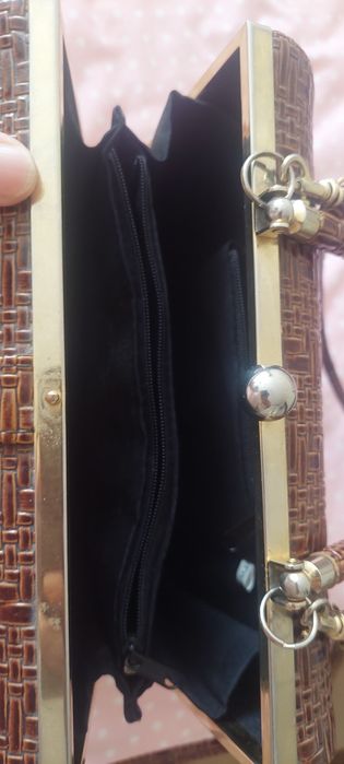 Срочно продам сумочку бренд..