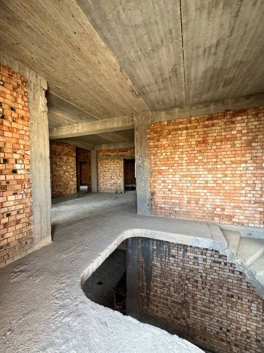 Изза Токзор 5 сот 9 хона коробка 2 этаж ор: Изза Литцей Урикзор бозор