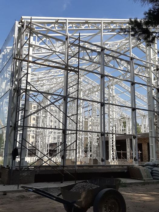 TOM NAVES  taxta va Metal  konstruksiya Tom Naves Mansard