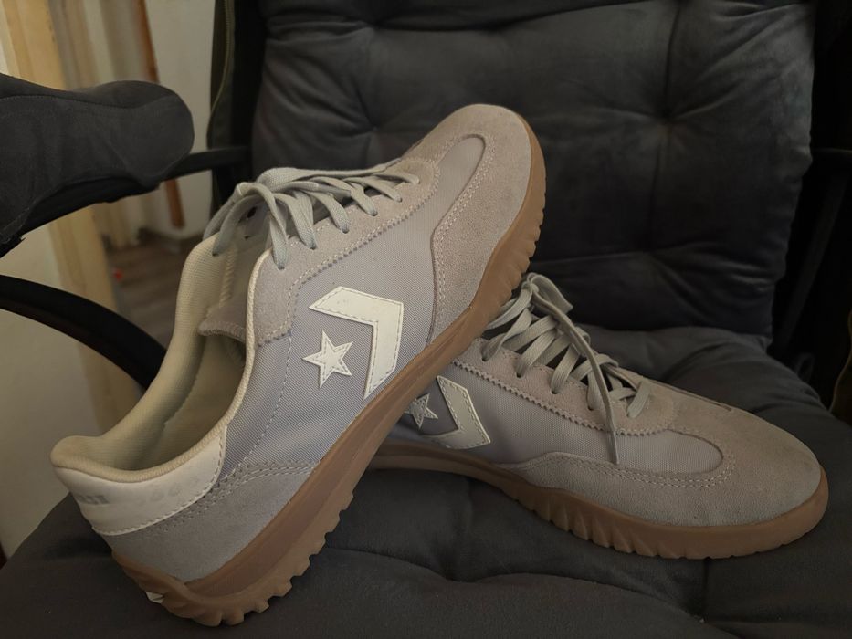 Маратонки Converse и New Balance