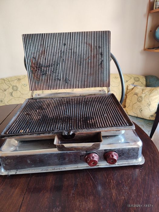 Тостер преса за сандвичи