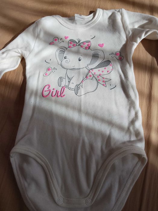 Дрехи за бебе момиче