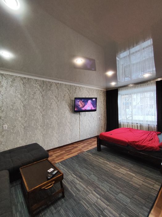 1ая. Чисто. Всё есть!!