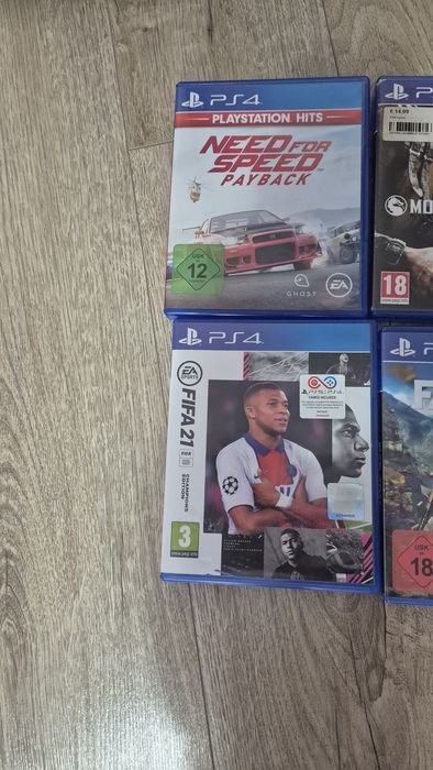 Playstation4 cu 6 jocuri incluse si o maneta