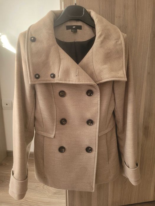 Palton bej-100 lei
