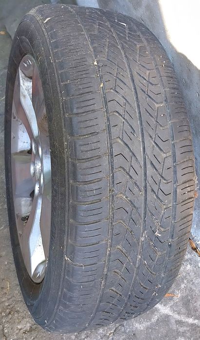 Vând 2 cauciucuri echipate cu jante !