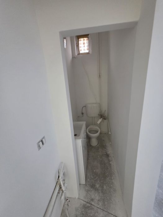 Spatiu comercial Renovat de vanzare/inchiriat