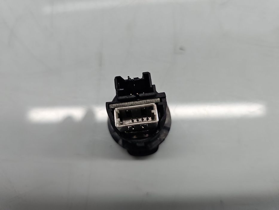 Conector auxiliar USB PEUGEOT 508 [Fabr 2010-2018] 96647952XT