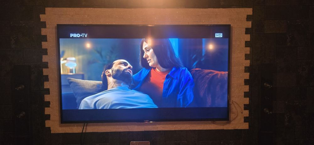 Vând televizor Sony cu diagonală de 139 cm.