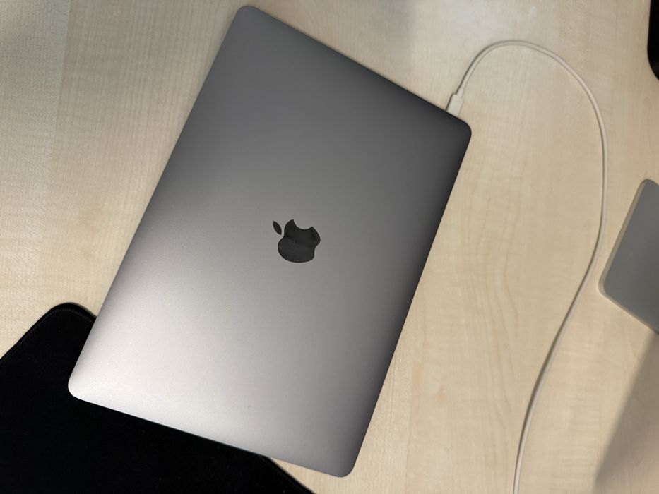 MacBook Air 13” 2018 – Space Gray