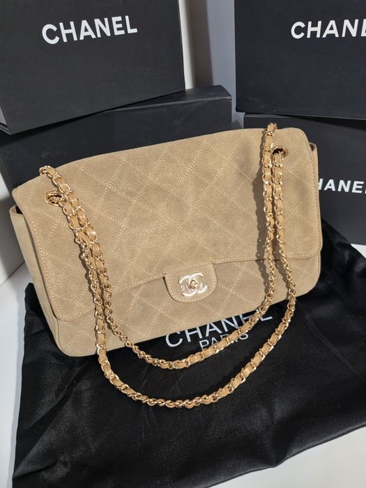 Налична чанта Chanel Maxi Flap