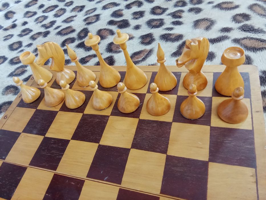Настольная игра Шахматы ( СССР деревянные )