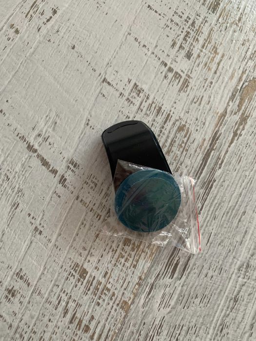 Магнитна стойка за телефон за кола – L-образна, алуминиева, стабилна