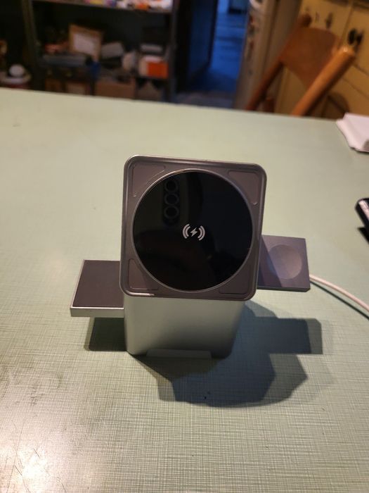 Безжично зарядно 15W за  Iphone, Iwatch и airpods