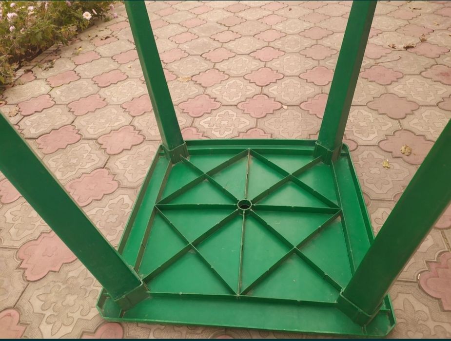 Пластмассовый стол и 4 стула, зелёный комплект, Самарканд