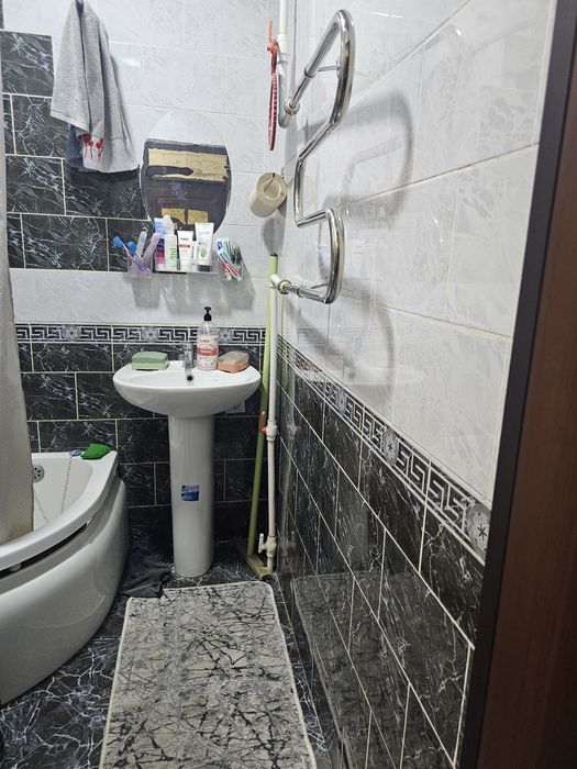 Квартира ТТЗ 1, 2×3/3/4, всё находится по шагово. Цена 65.000 договорн