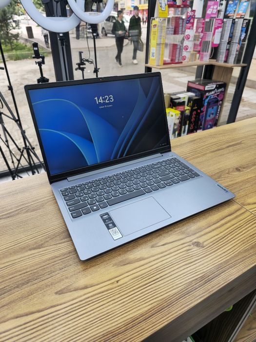 Ноутбук Lenovo как новый