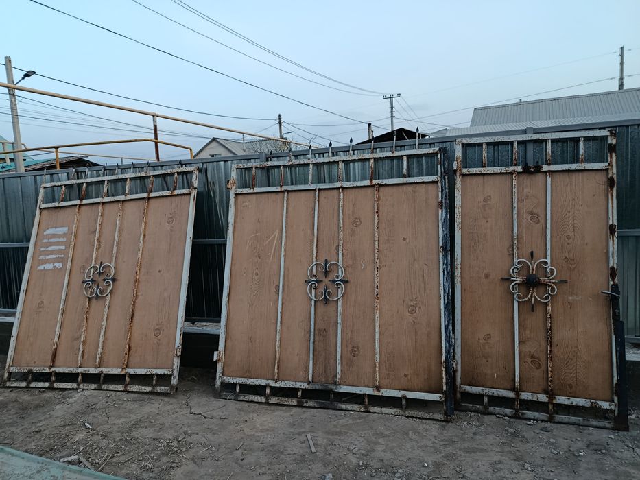 Продаю ворота вместе листами