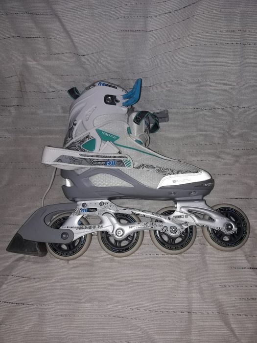 Роликовые коньки