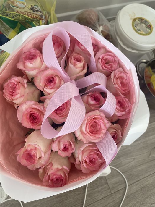 Розовые розы 19штт