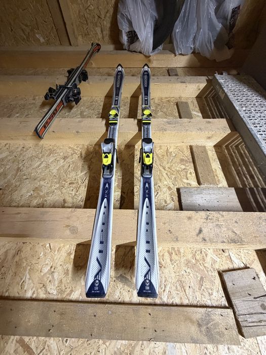 Schiuri Völkl P50 Race Carver Energy sau schiuri Rossignol Viper FX