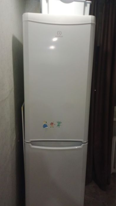 Продам холодильник